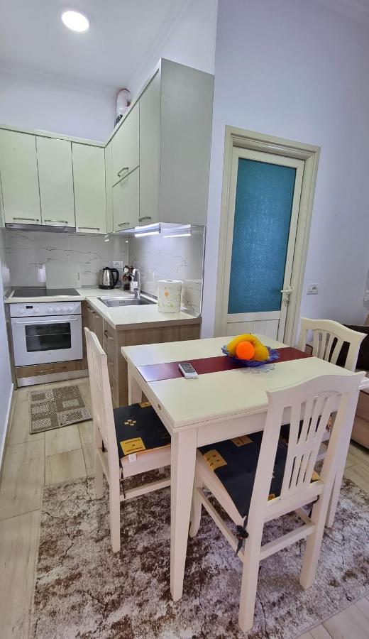 Downtown Apartment Berat Buitenkant foto