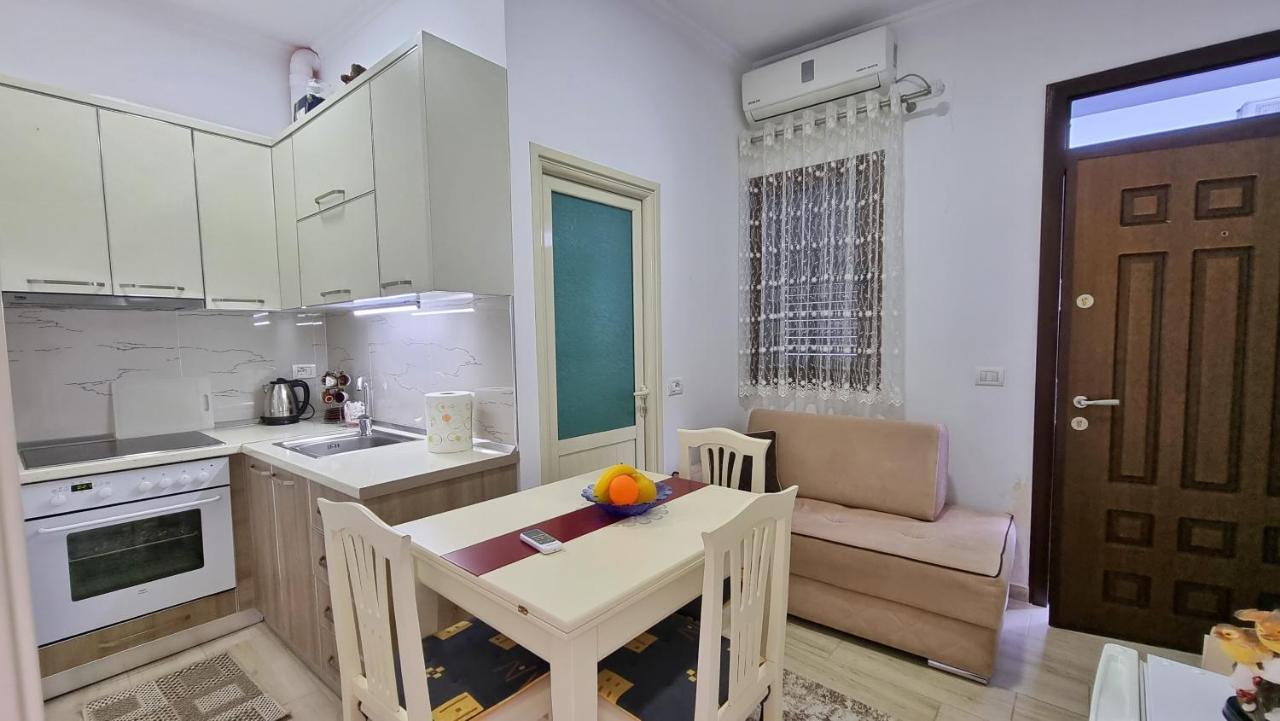 Downtown Apartment Berat Buitenkant foto