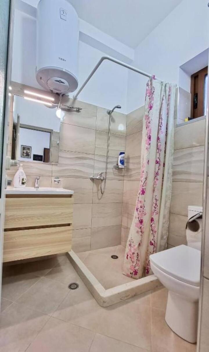 Downtown Apartment Berat Buitenkant foto